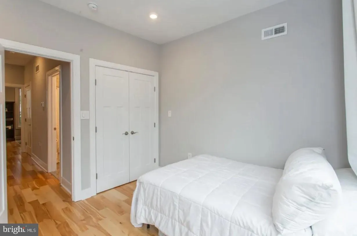 Philadelphia, Pennsylvania 19146, United States, 3 Bedrooms Bedrooms, ,3 BathroomsBathrooms,Residential,Active,128716