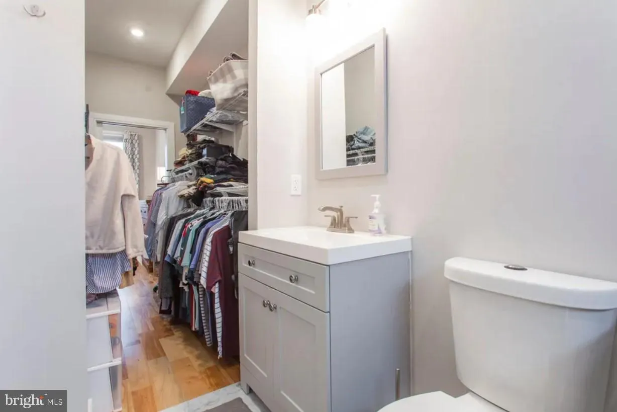 Philadelphia, Pennsylvania 19146, United States, 3 Bedrooms Bedrooms, ,3 BathroomsBathrooms,Residential,Active,128716