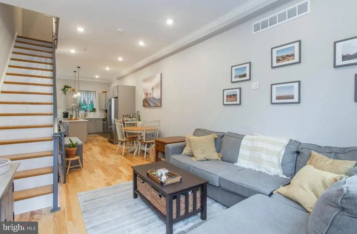 Philadelphia, Pennsylvania 19146, United States, 3 Bedrooms Bedrooms, ,3 BathroomsBathrooms,Residential,Active,128716