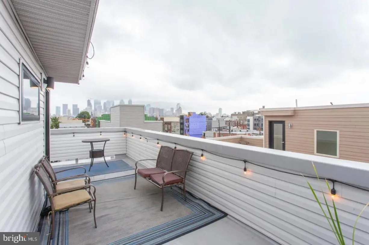 Philadelphia, Pennsylvania 19146, United States, 3 Bedrooms Bedrooms, ,3 BathroomsBathrooms,Residential,Active,128716