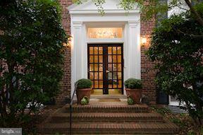 ROSEMONT STATION - Residential Lease