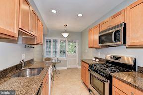 ROSEMONT STATION - Residential Lease