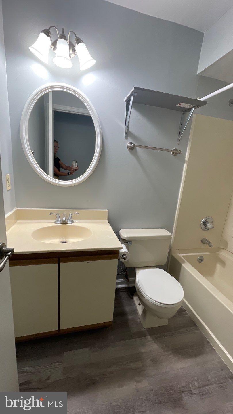 MONTGOMERY RUN - Residential Lease