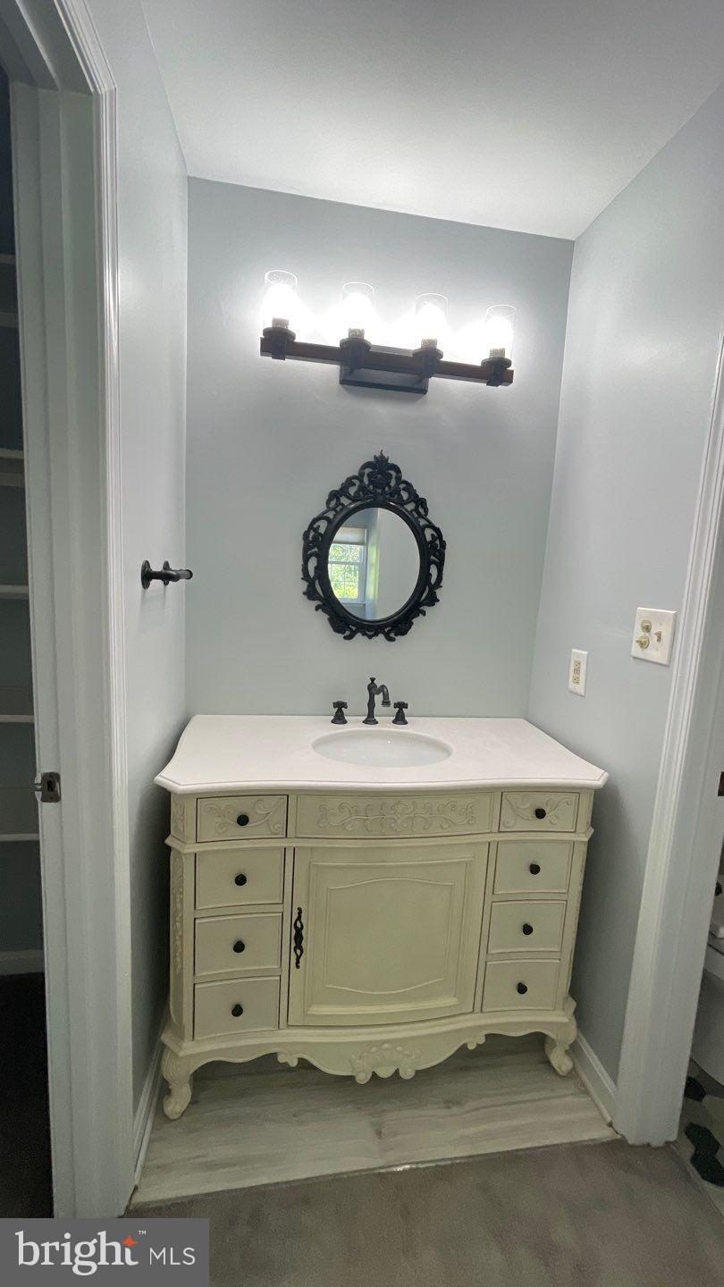 MONTGOMERY RUN - Residential Lease