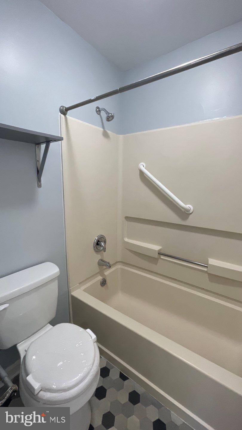 MONTGOMERY RUN - Residential Lease