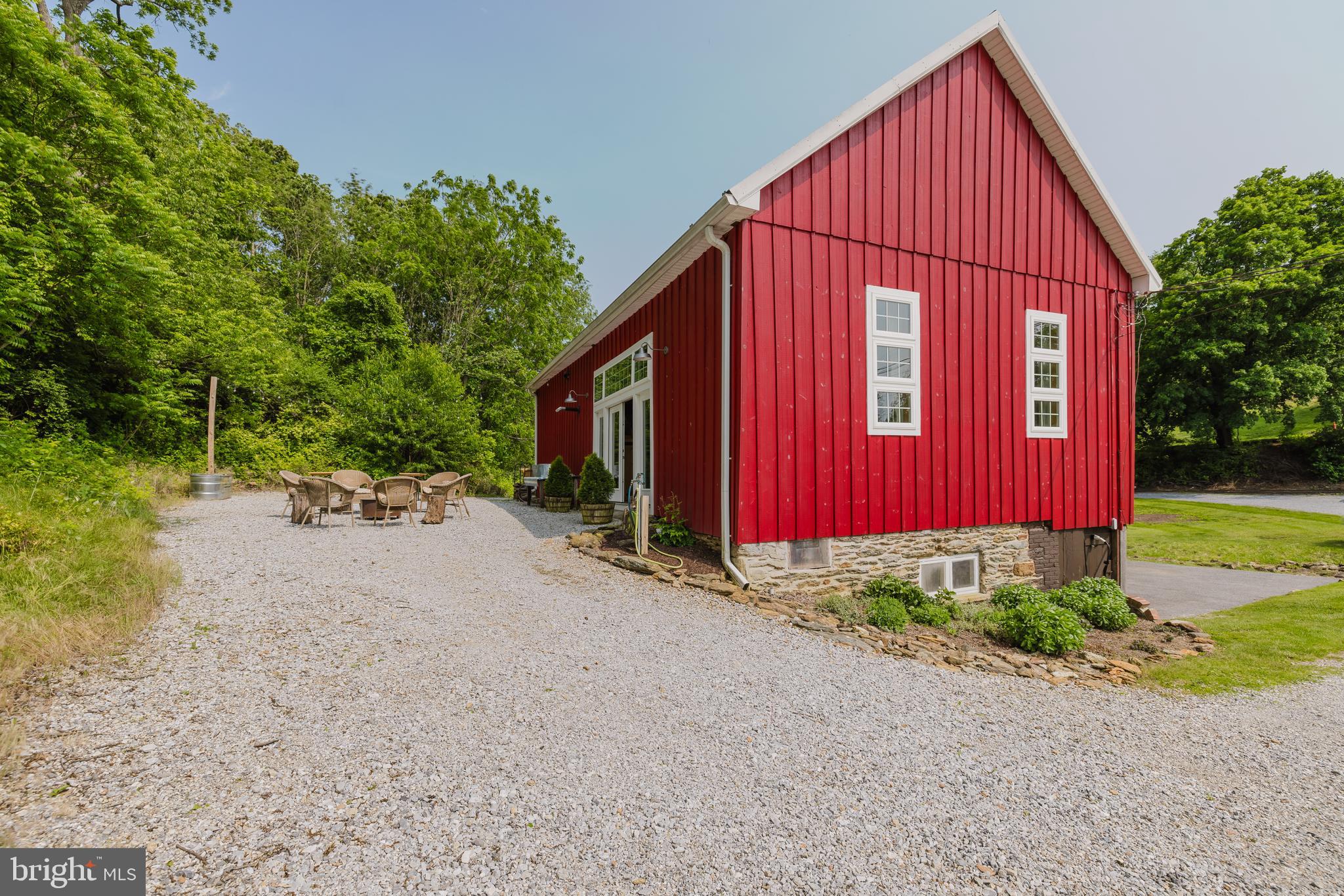 1689 TOLNA JUNCTION LANE