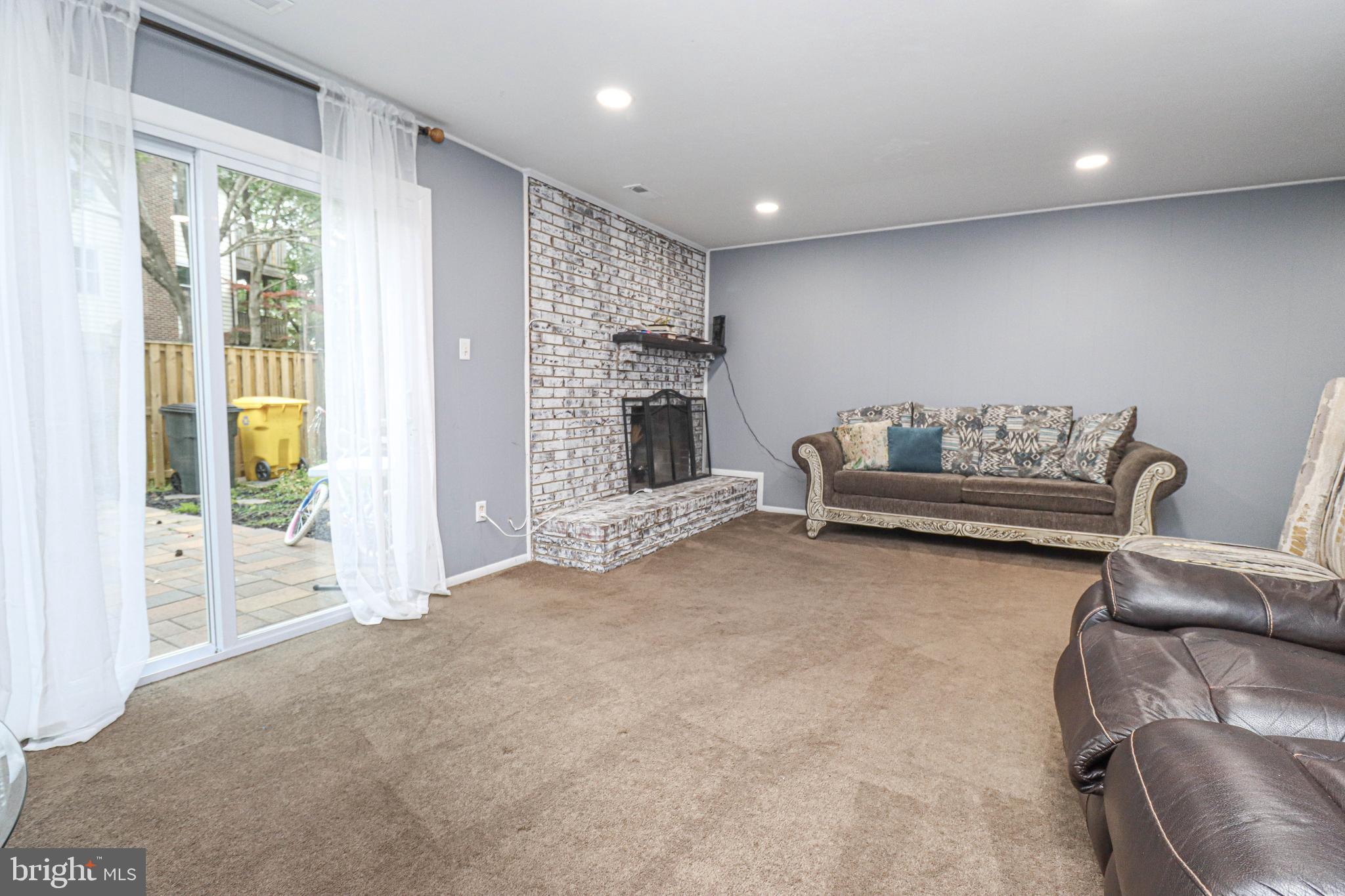 CROFTON VILLAGE - Residential Lease