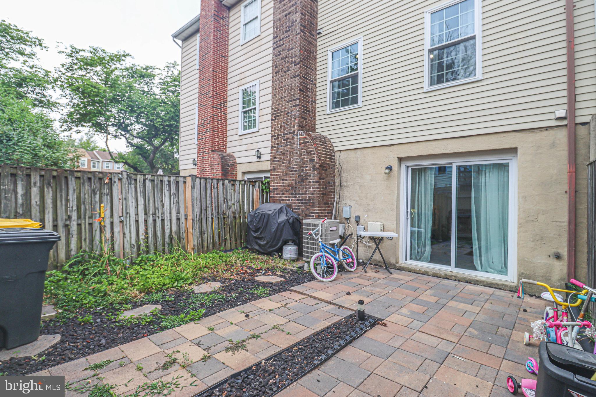 CROFTON VILLAGE - Residential Lease