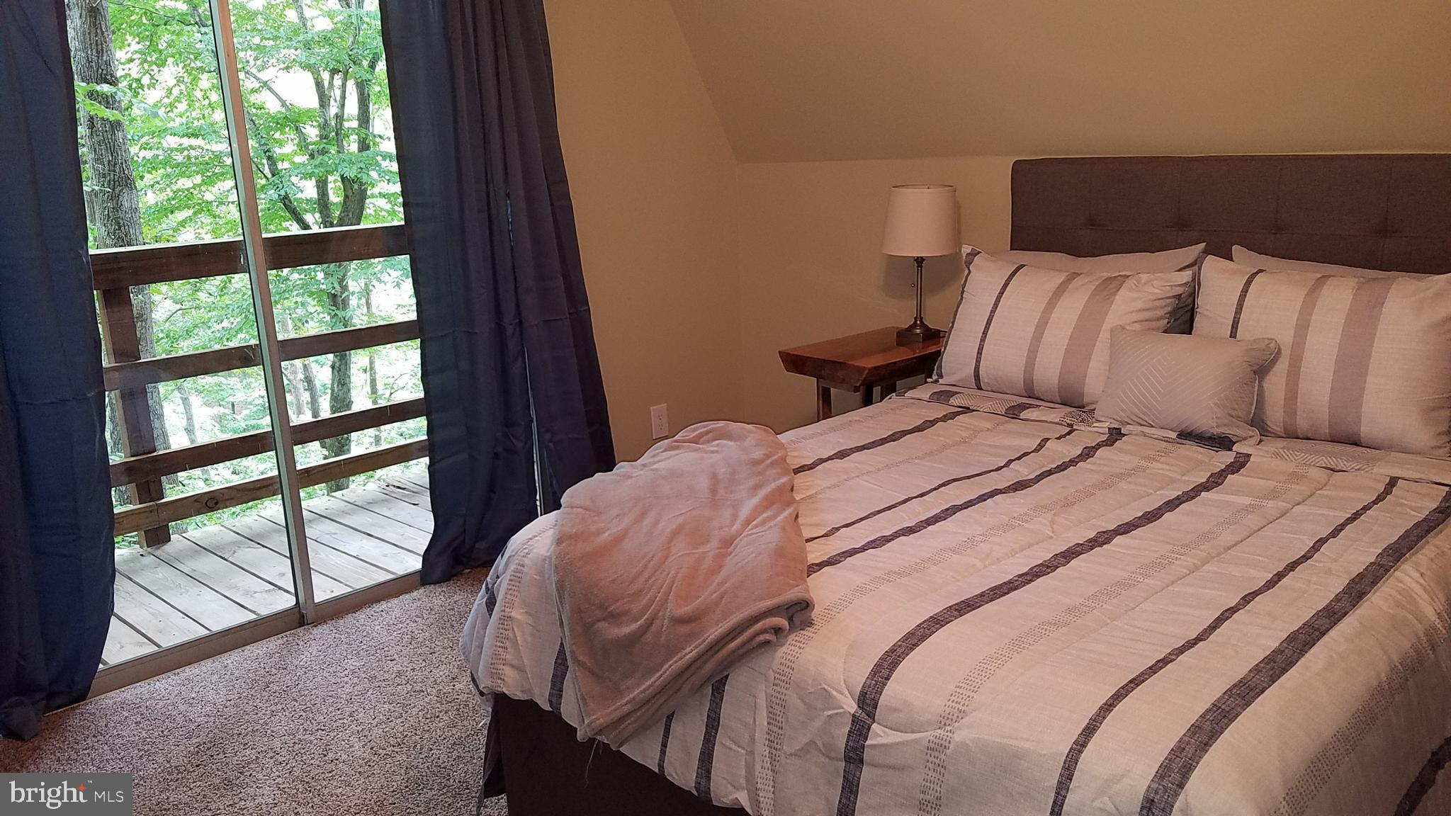 WHITE OAK LAKE - Residential