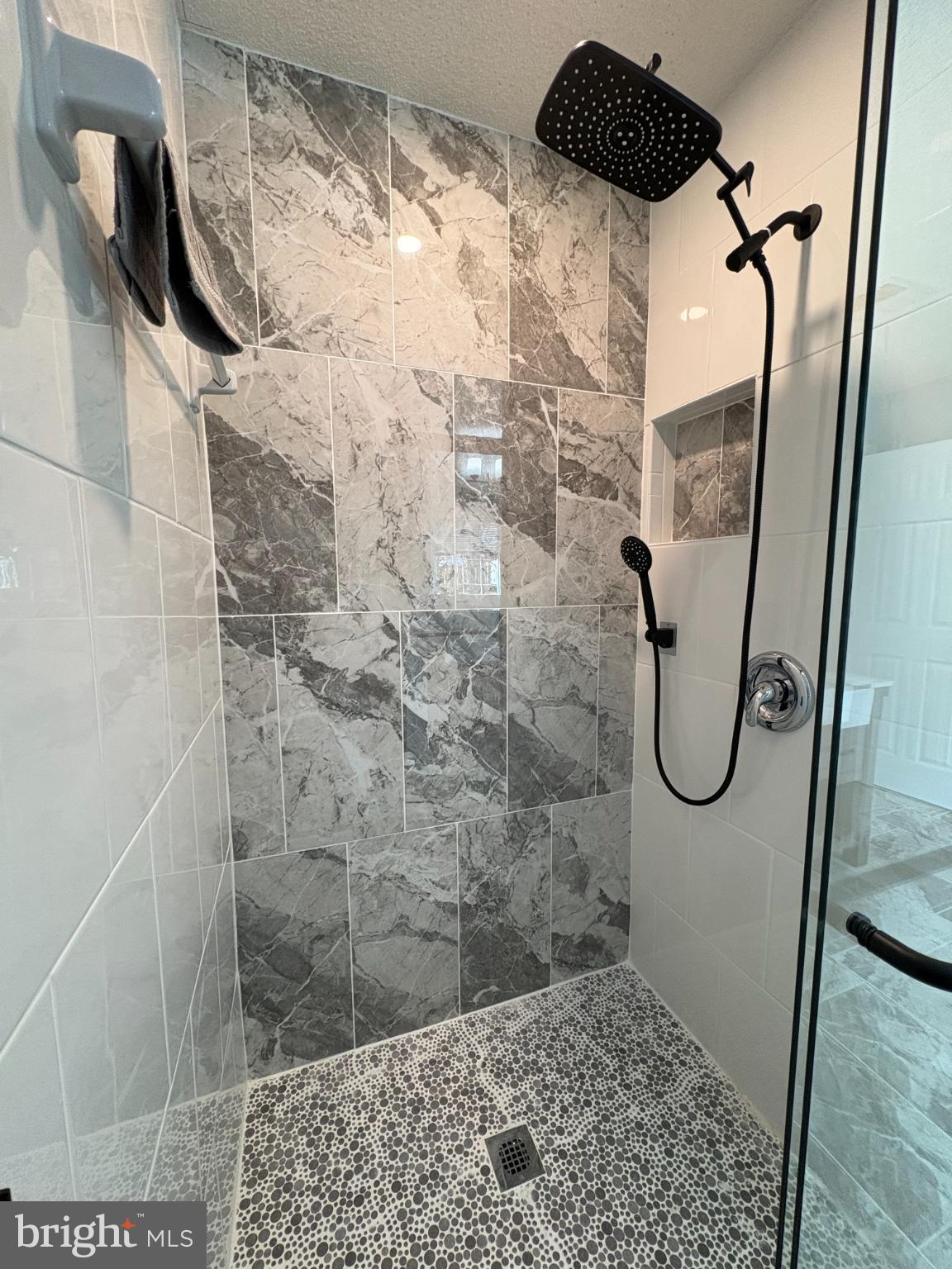 WOODSIDE ESTATES - Residential