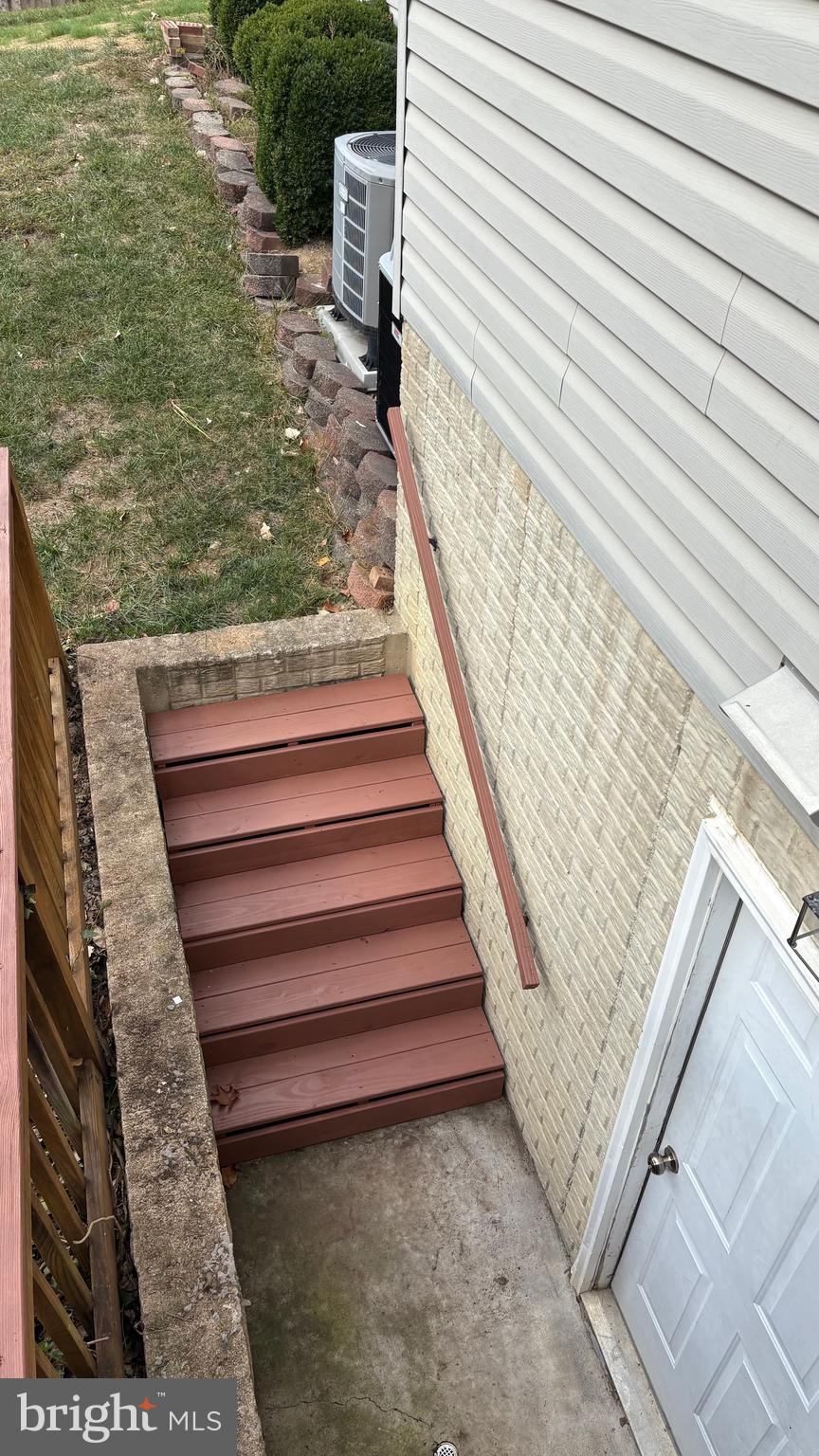 WOODSIDE ESTATES - Residential