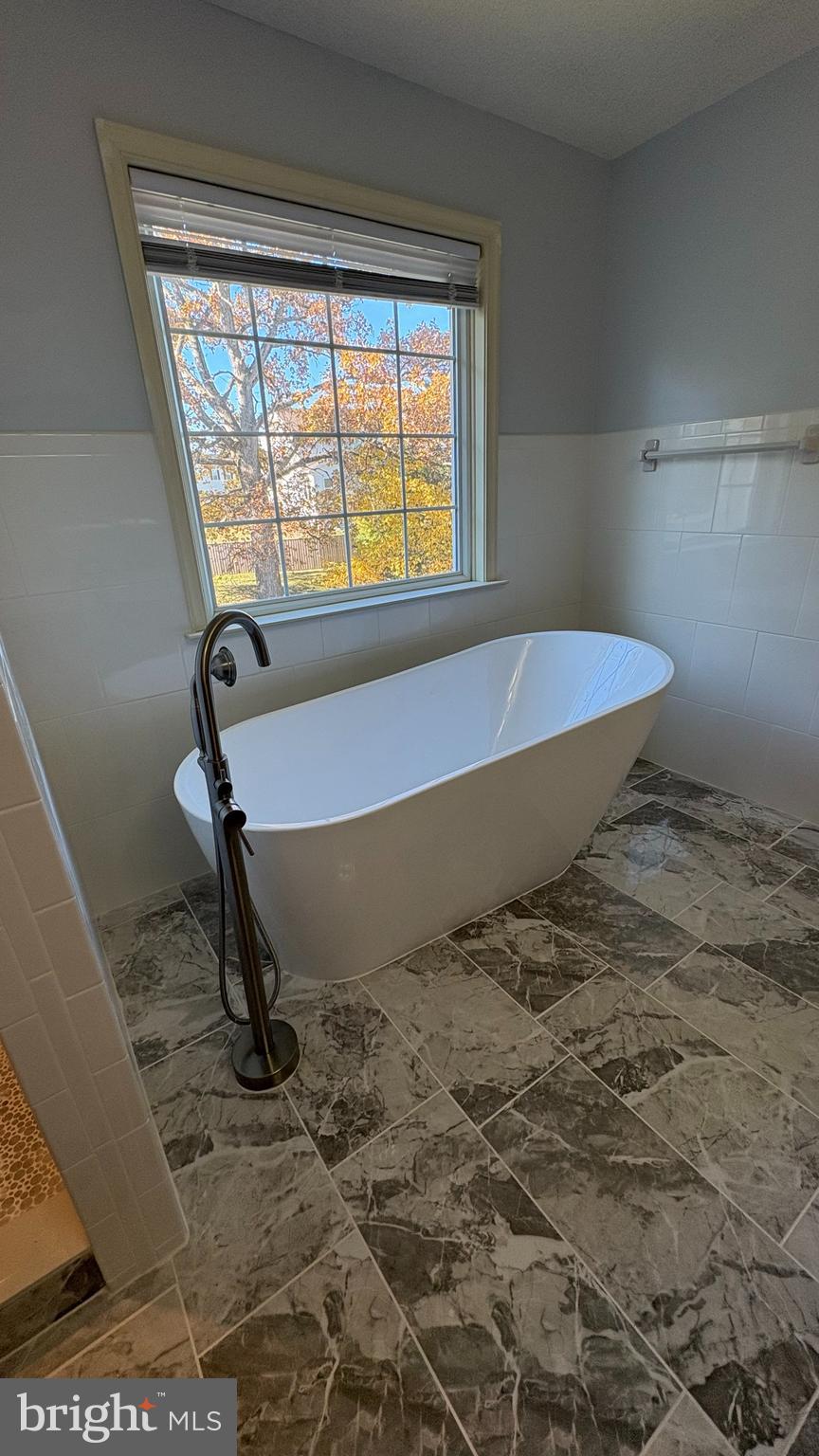 WOODSIDE ESTATES - Residential