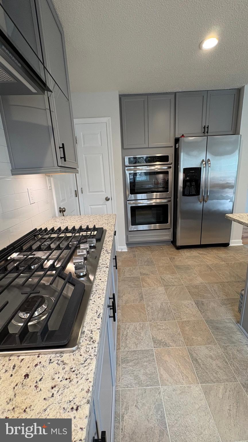 WOODSIDE ESTATES - Residential