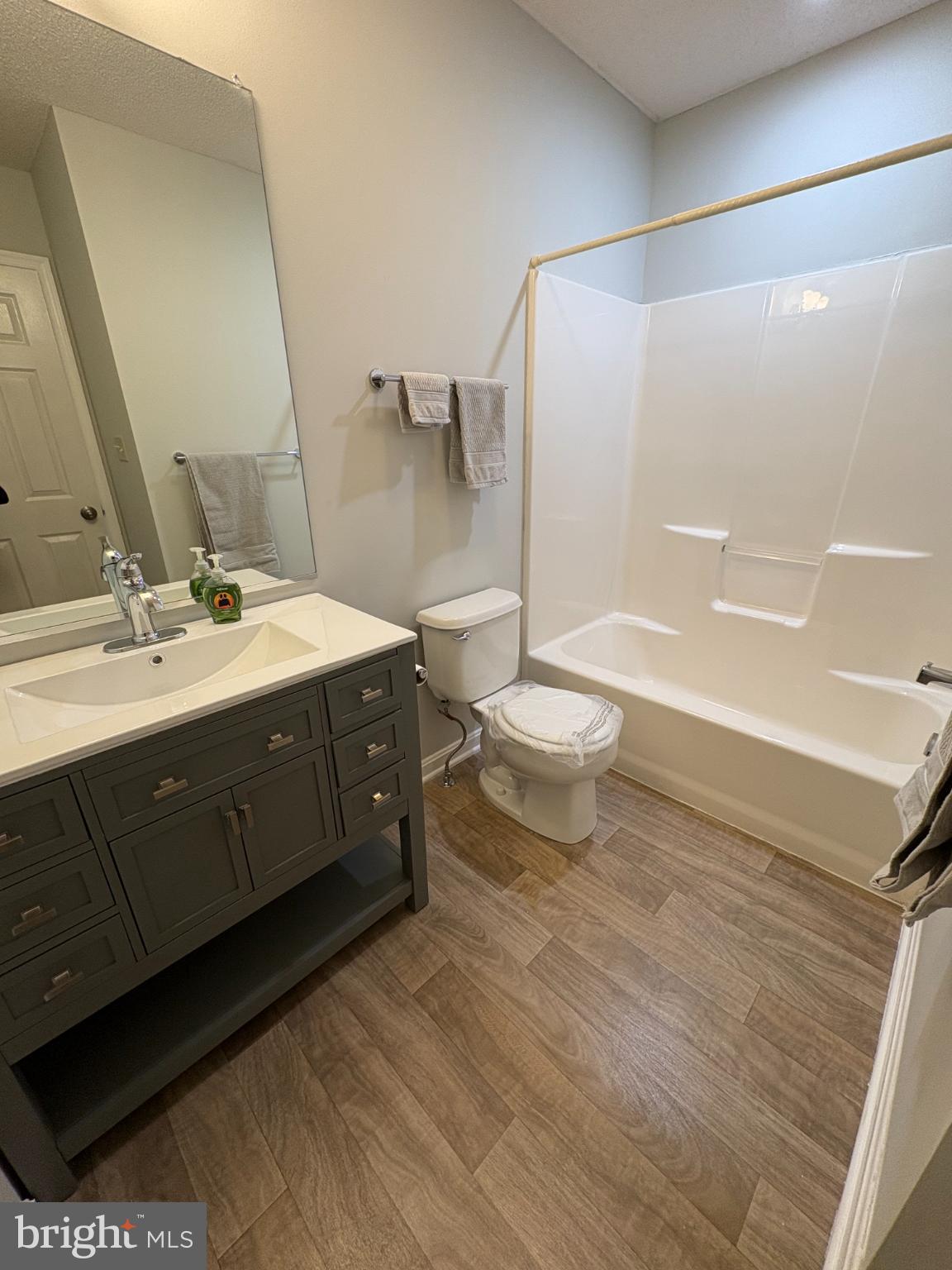 WOODSIDE ESTATES - Residential