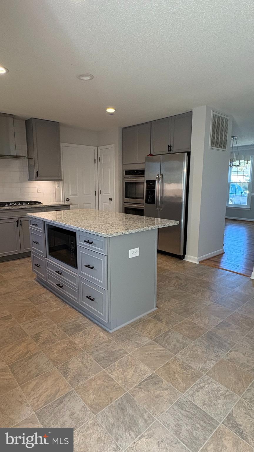 WOODSIDE ESTATES - Residential