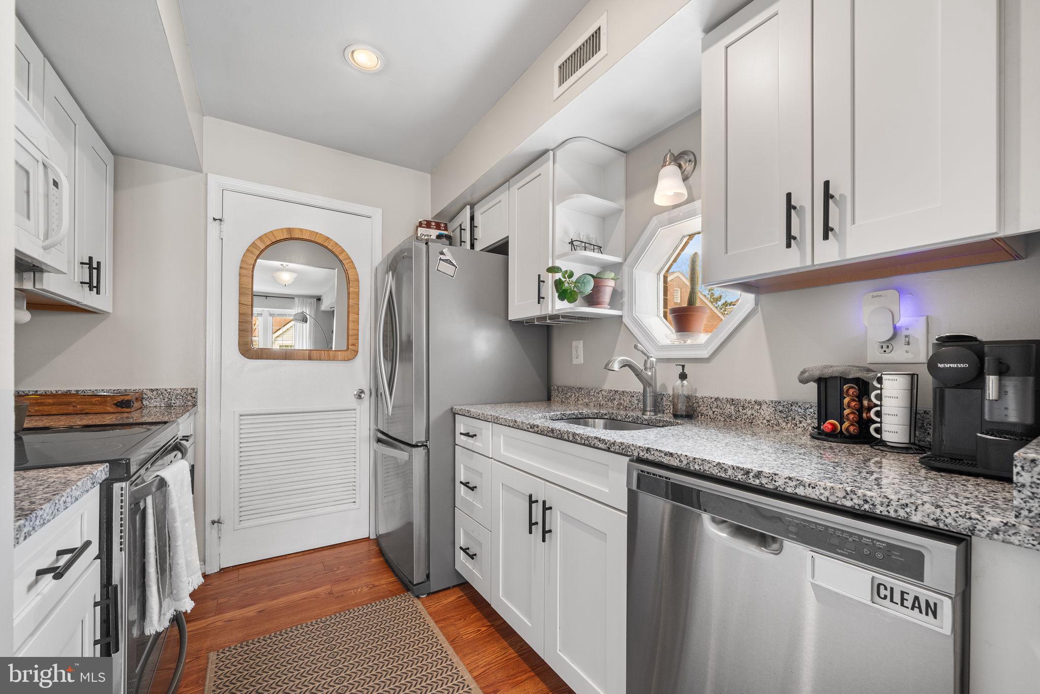 WINDGATE III - Residential