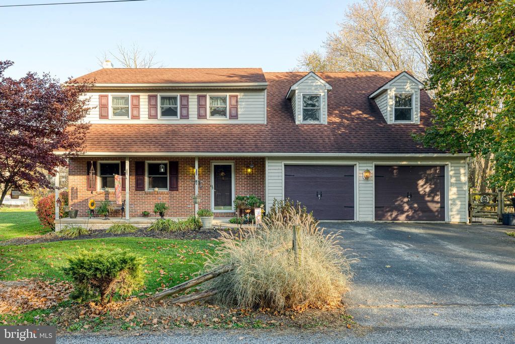 Photo of 10 Creek Road, Reinholds, PA 17569 (MLS # PALA2043326)