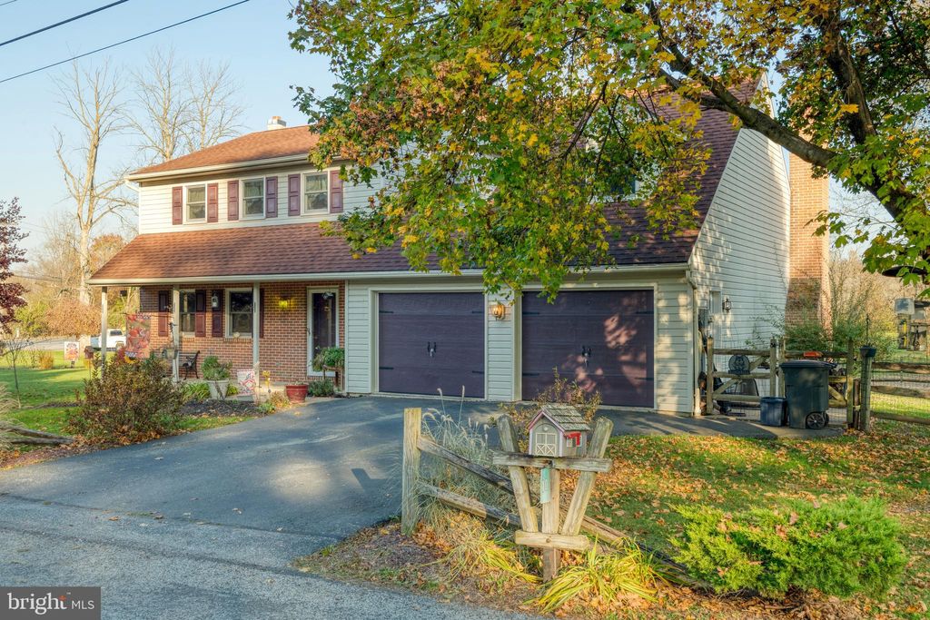 Photo of 10 Creek Road, Reinholds, PA 17569 (MLS # PALA2043326)