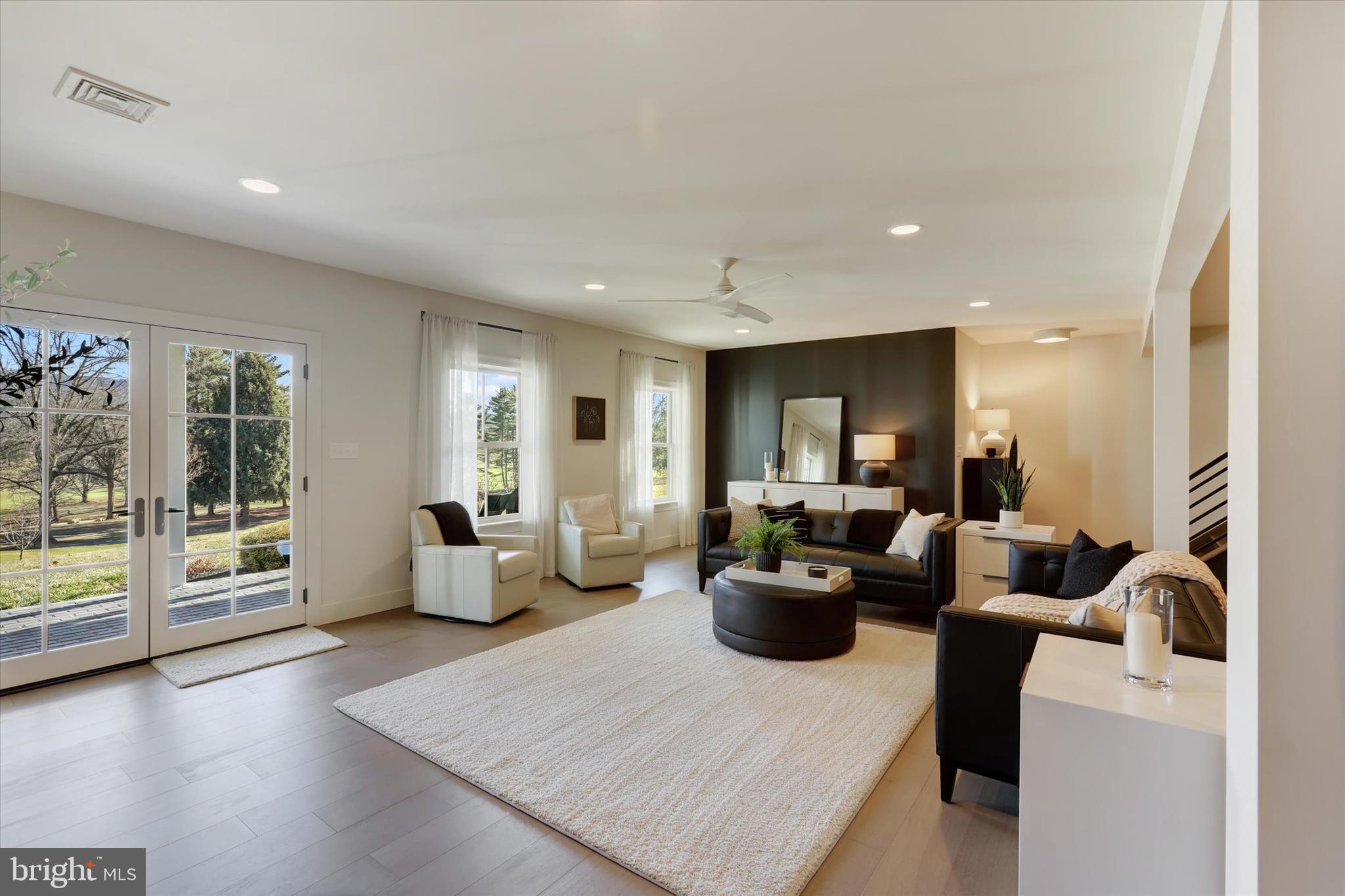 PENN NATIONAL GOLF COURSE COMMUNITY - Residential