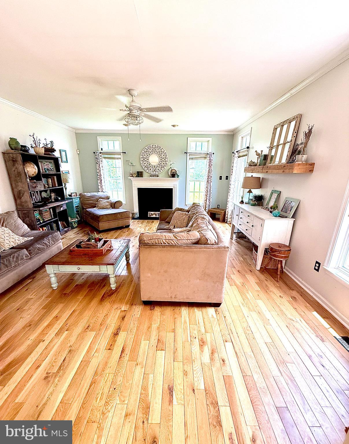 518 PEBBLE LANE