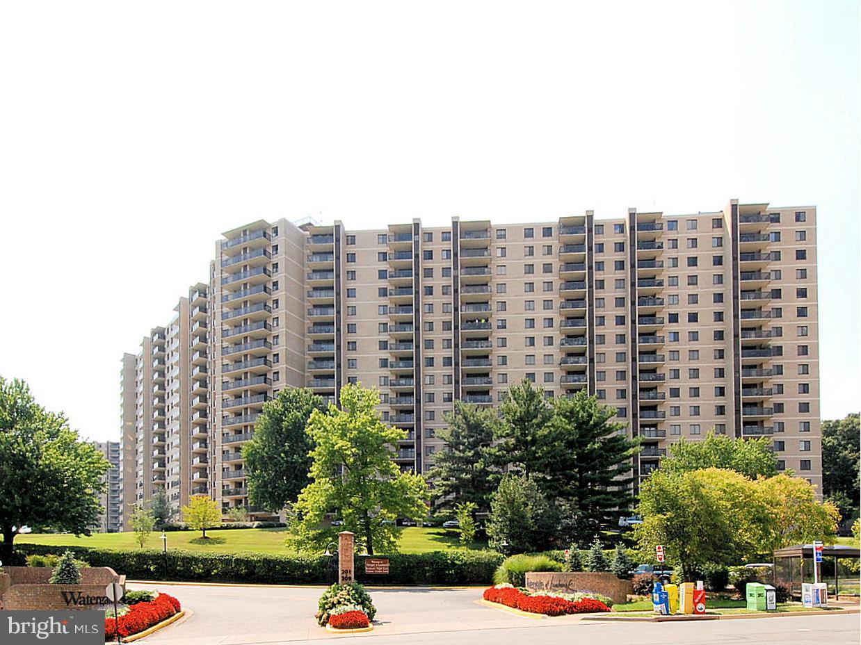 WATERGATE AT LANDMARK - Residential
