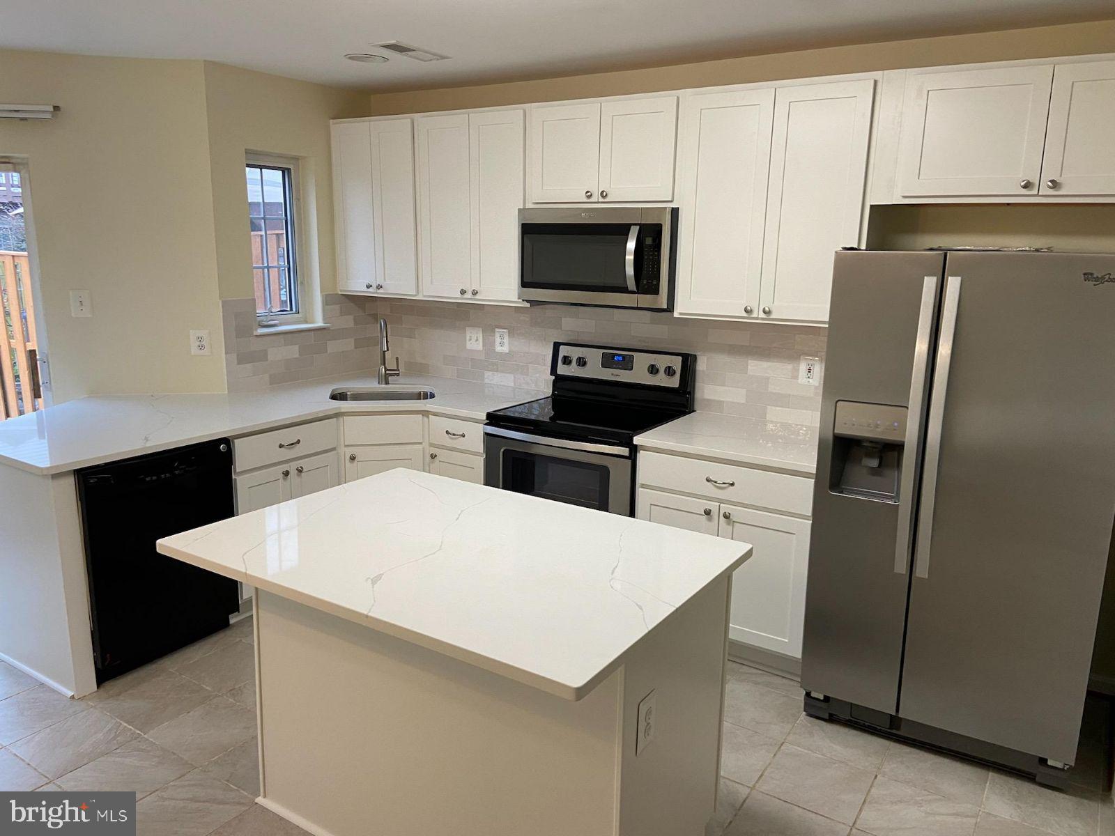 45453 HERITAGE TRAIL SQUARE