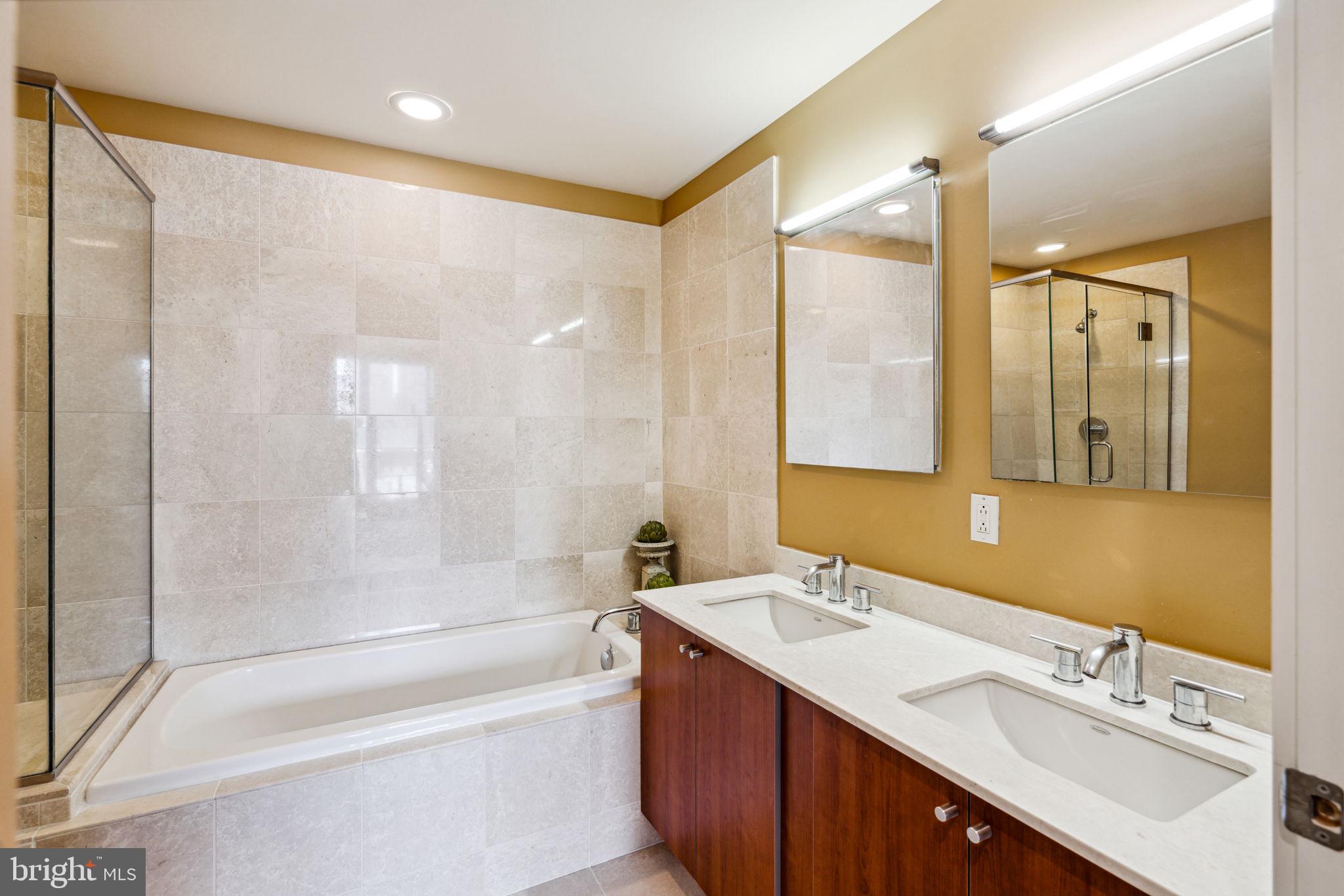 WASHINGTON SQ WEST - Residential