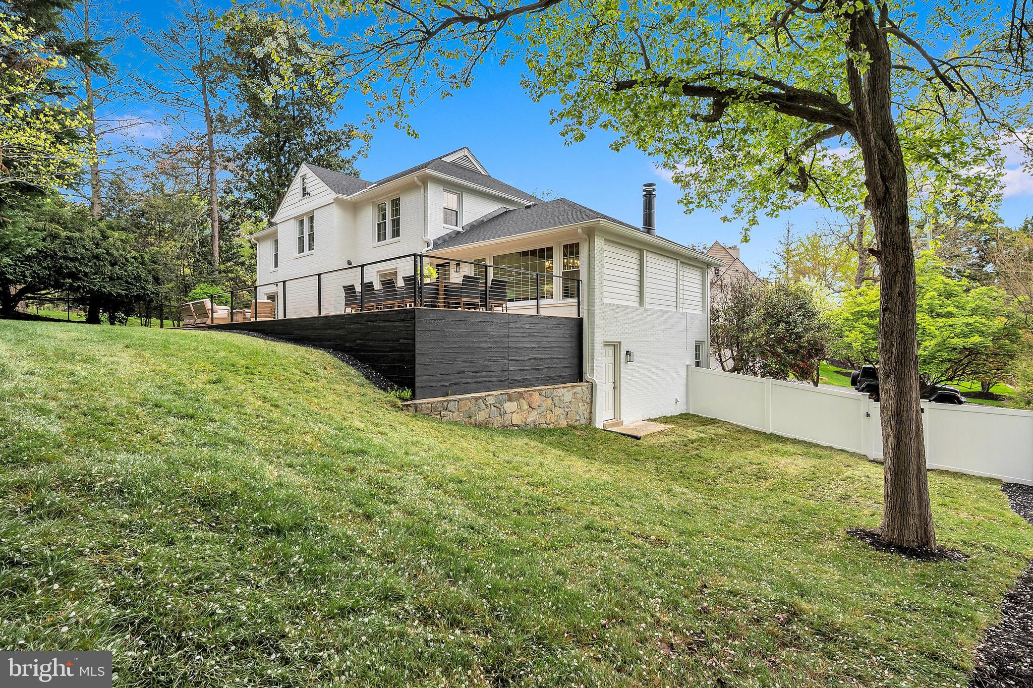 BRADLEY HILLS - Residential