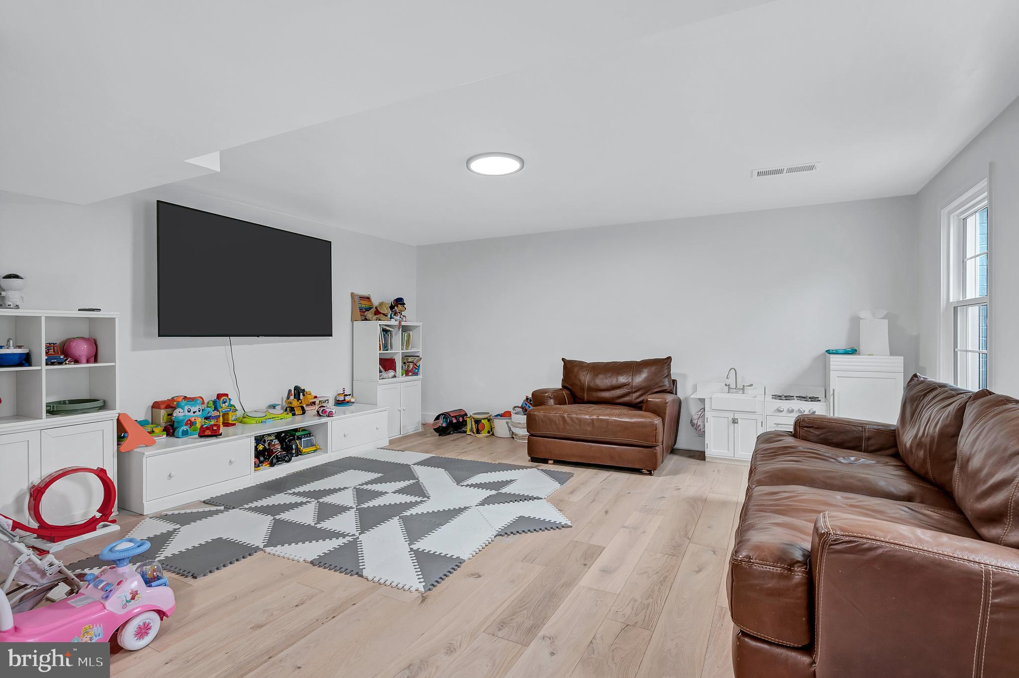 BRADLEY HILLS - Residential