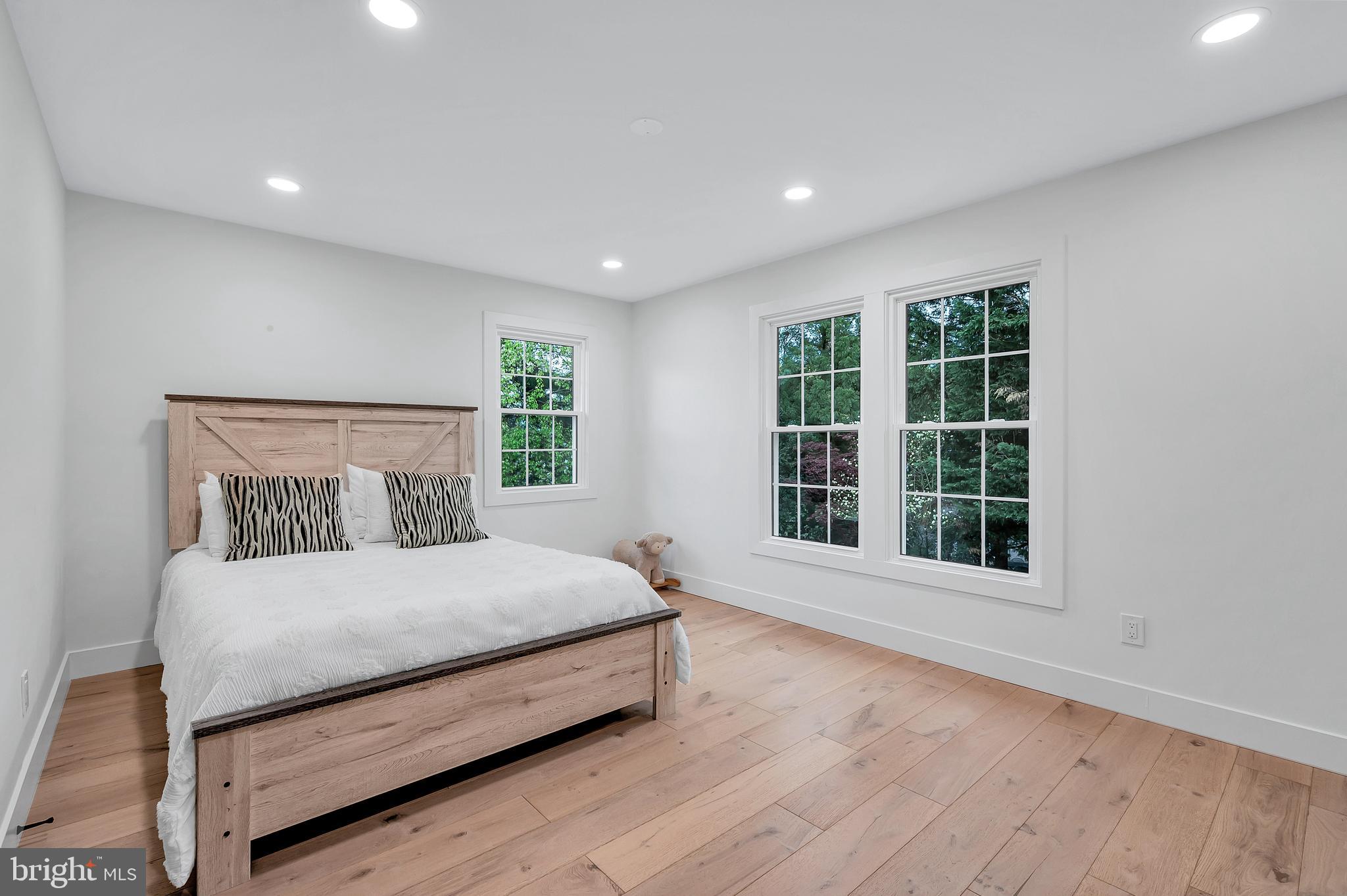 BRADLEY HILLS - Residential