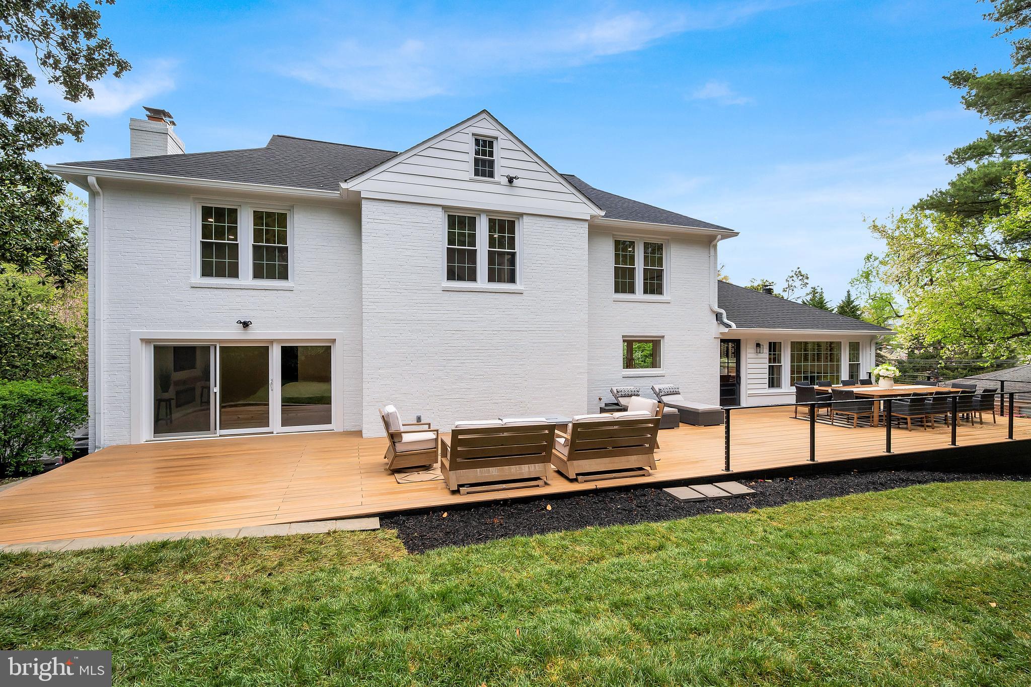 BRADLEY HILLS - Residential