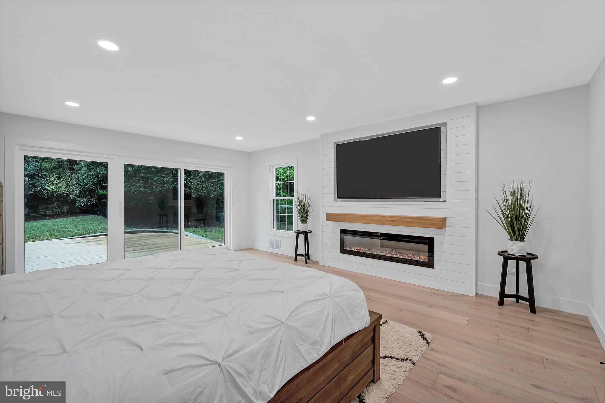 BRADLEY HILLS - Residential