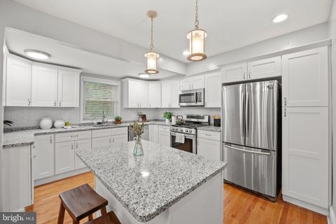 402 FOREST VIEW ROAD LINTHICUM HEIGHTS MD 21090