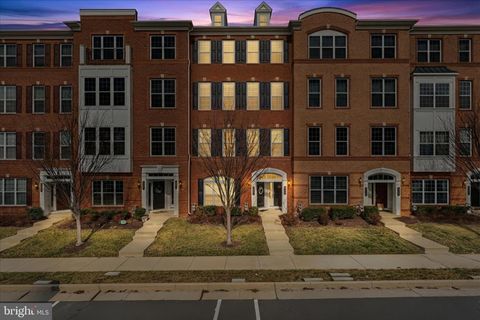 43100 THOROUGHFARE GAP TERRACE ASHBURN VA 20148