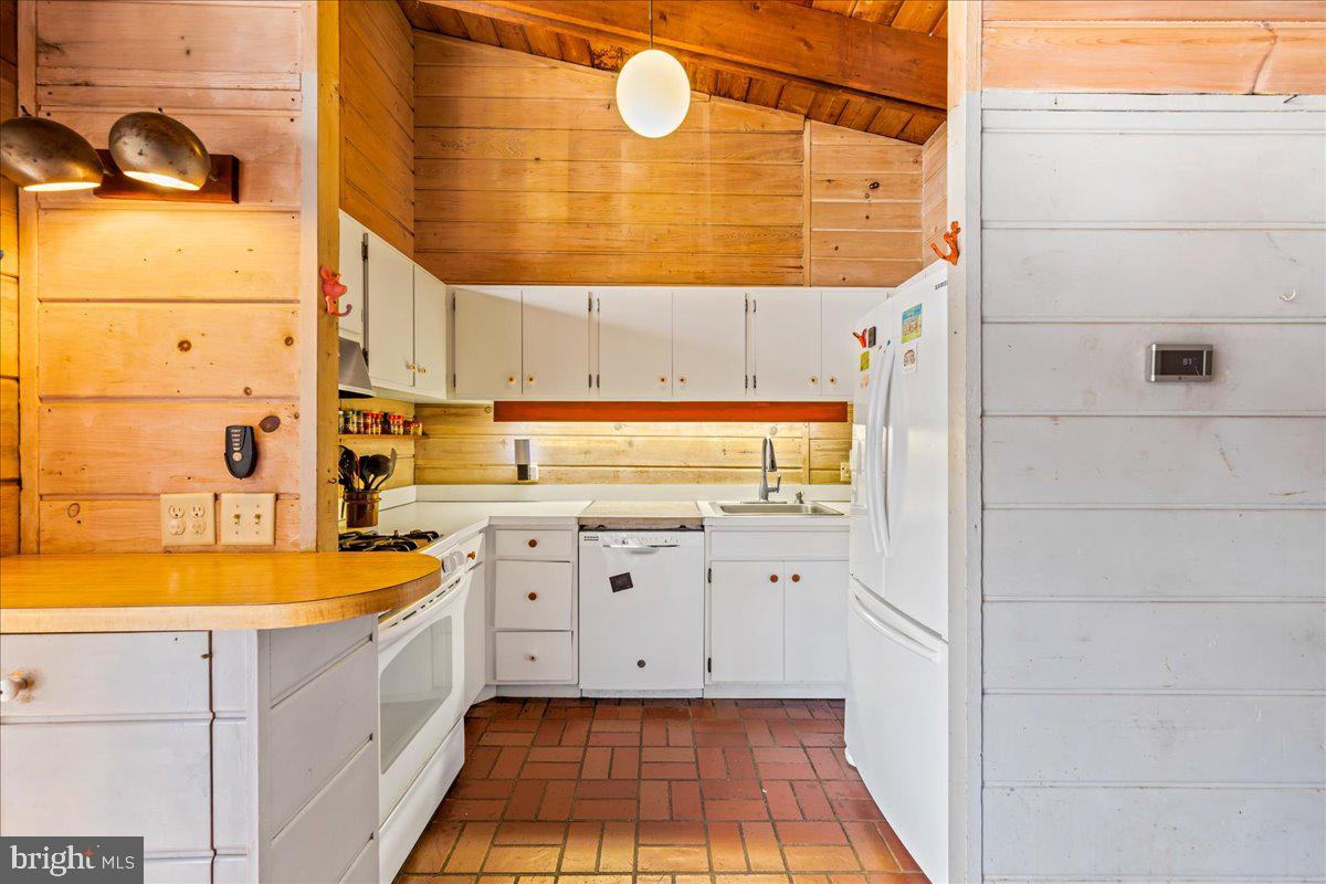 NORTH SHORES - Residential