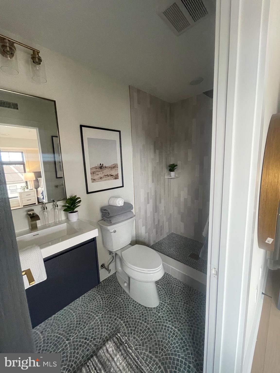 ROXBOROUGH - Residential Lease