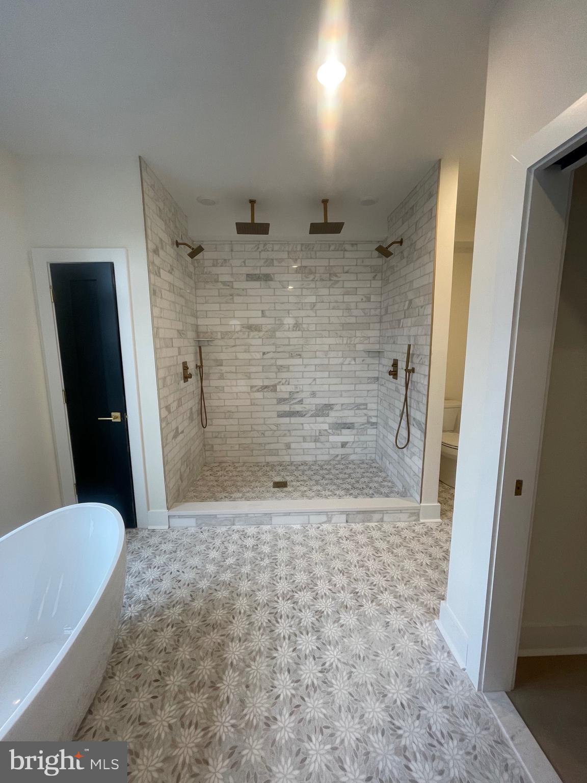 ROXBOROUGH - Residential Lease