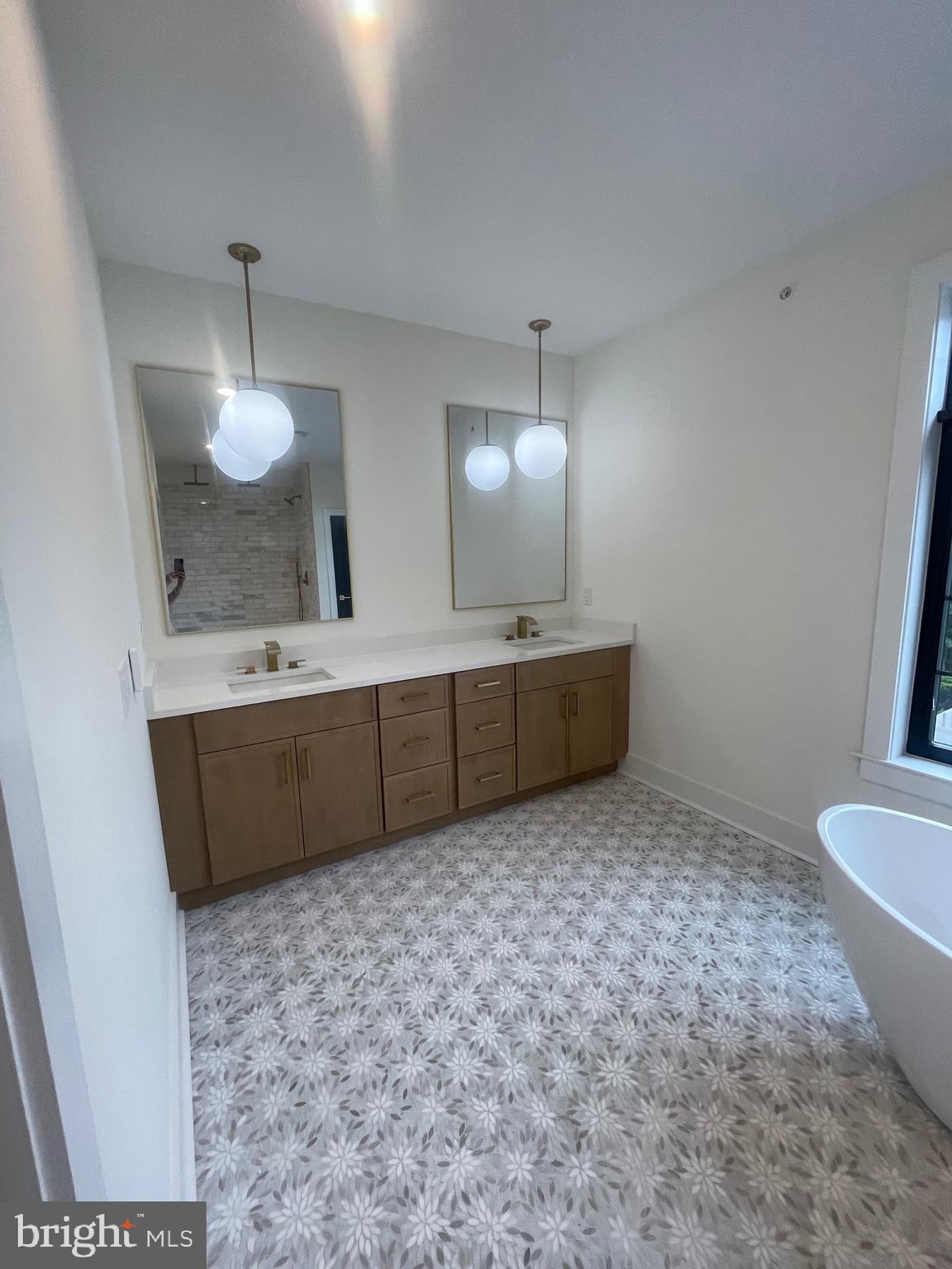 ROXBOROUGH - Residential Lease