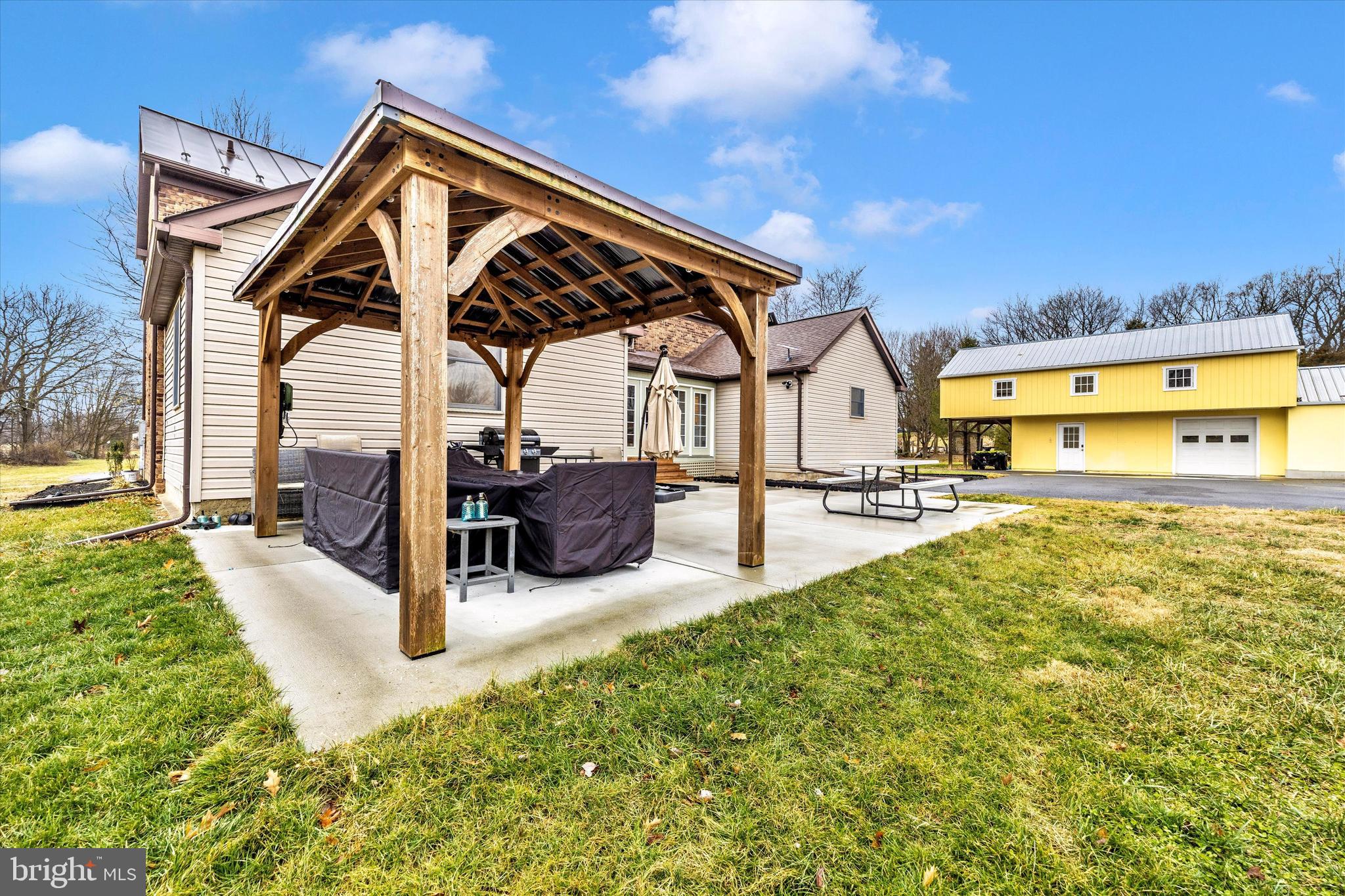 SWAN POND - Residential