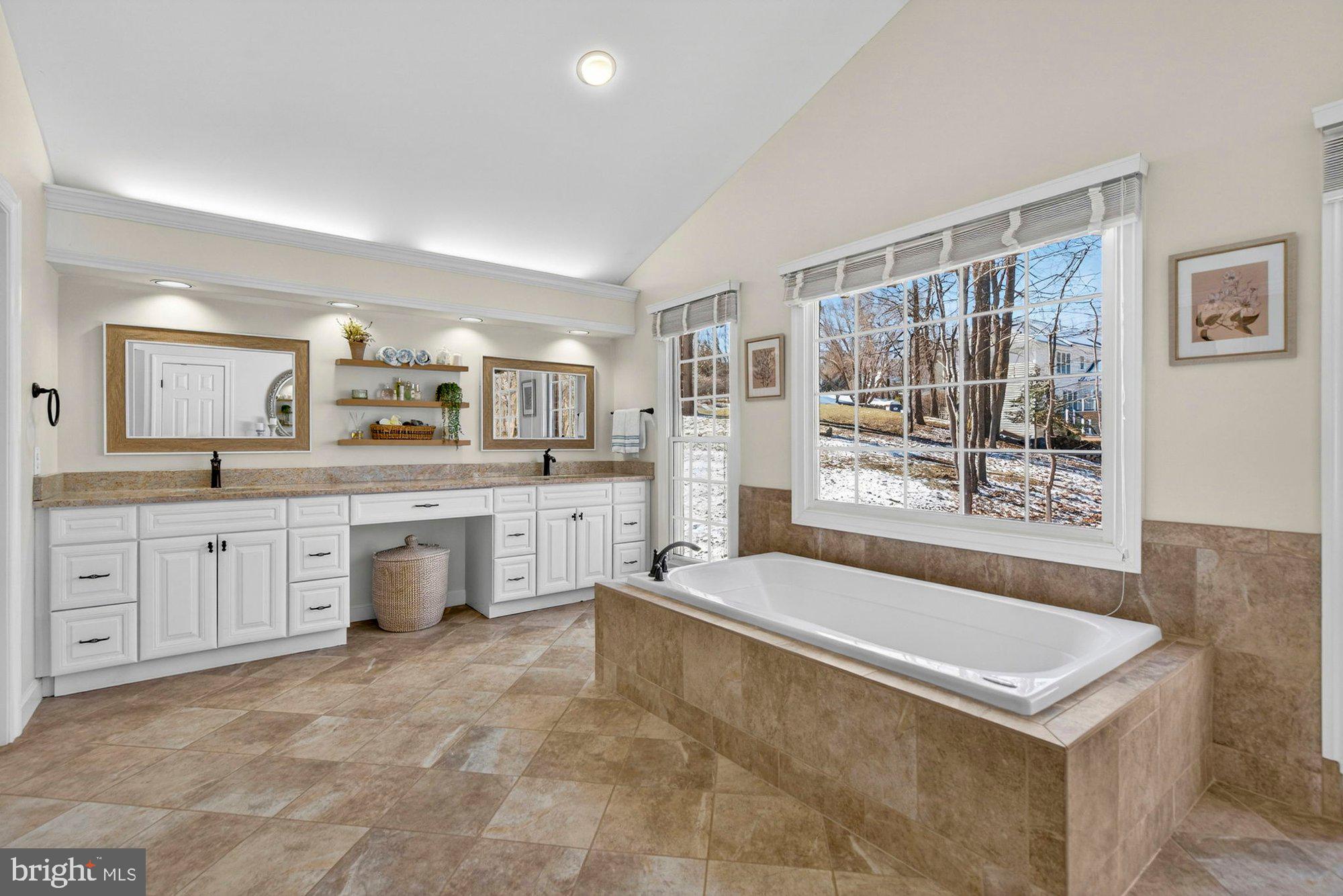 FAIRWINDS - Residential