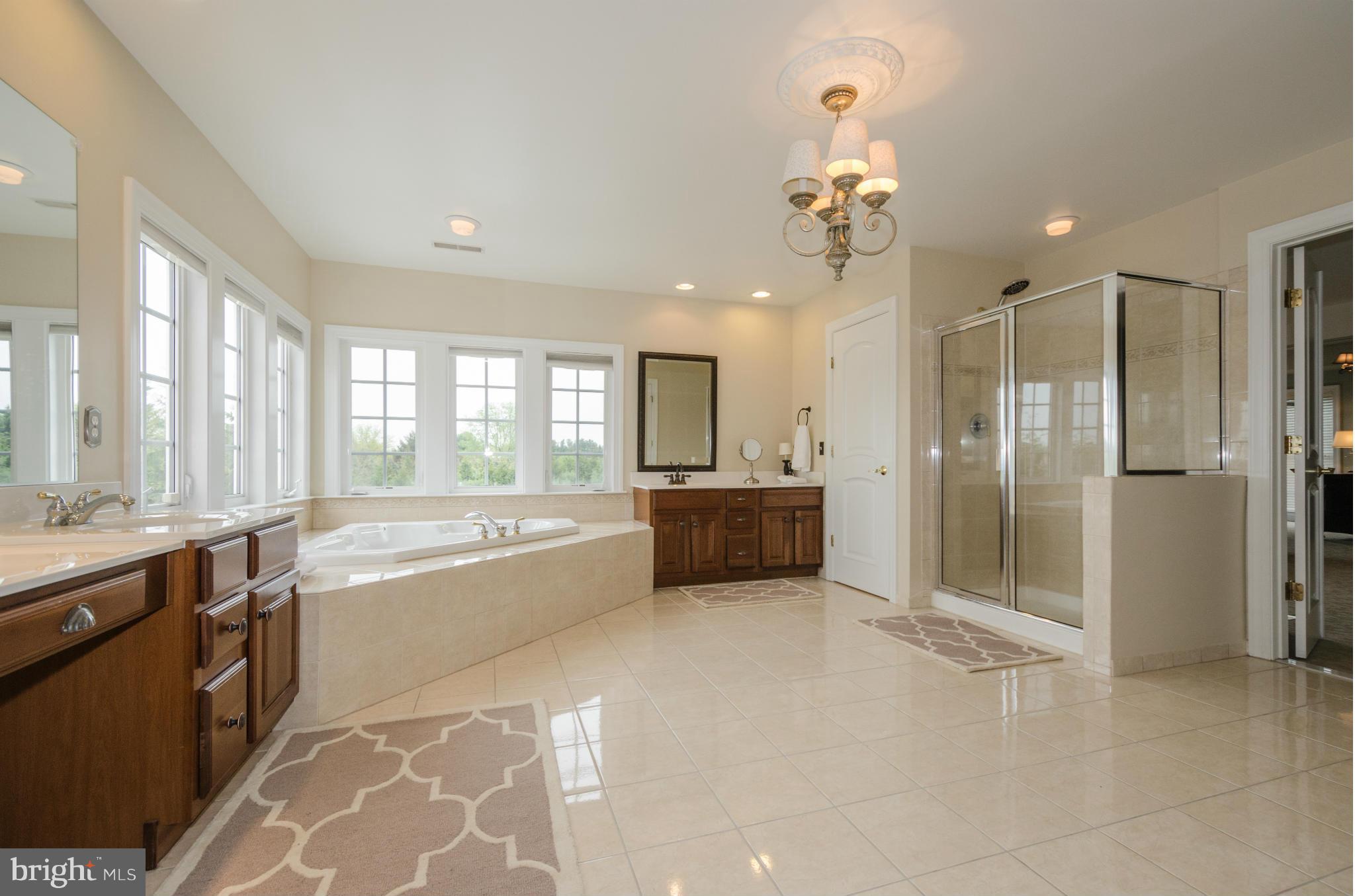 LONG FARM - Residential