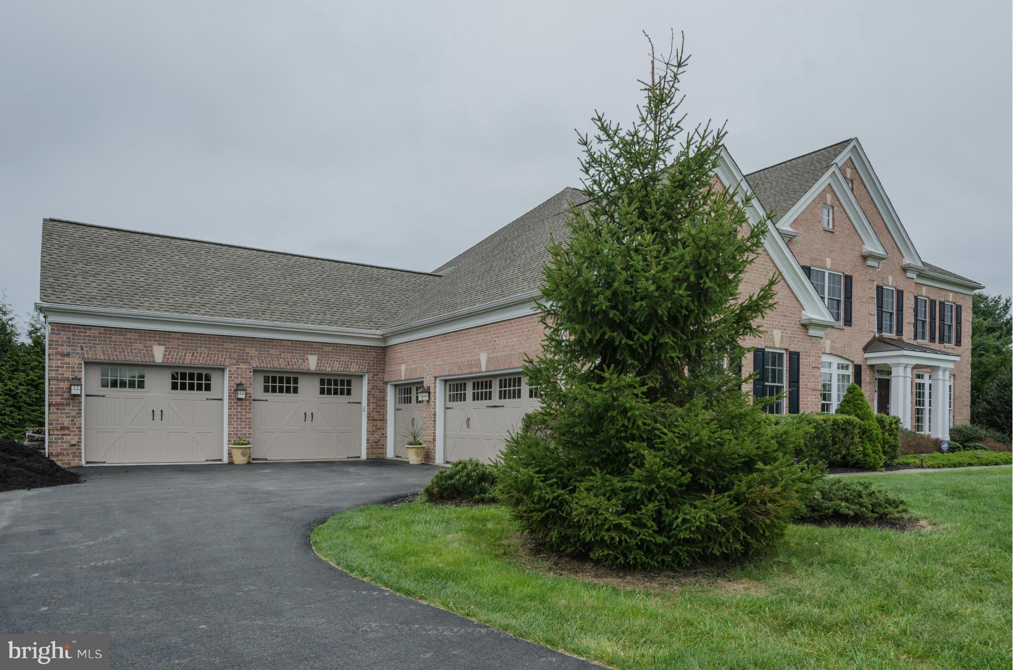 LONG FARM - Residential