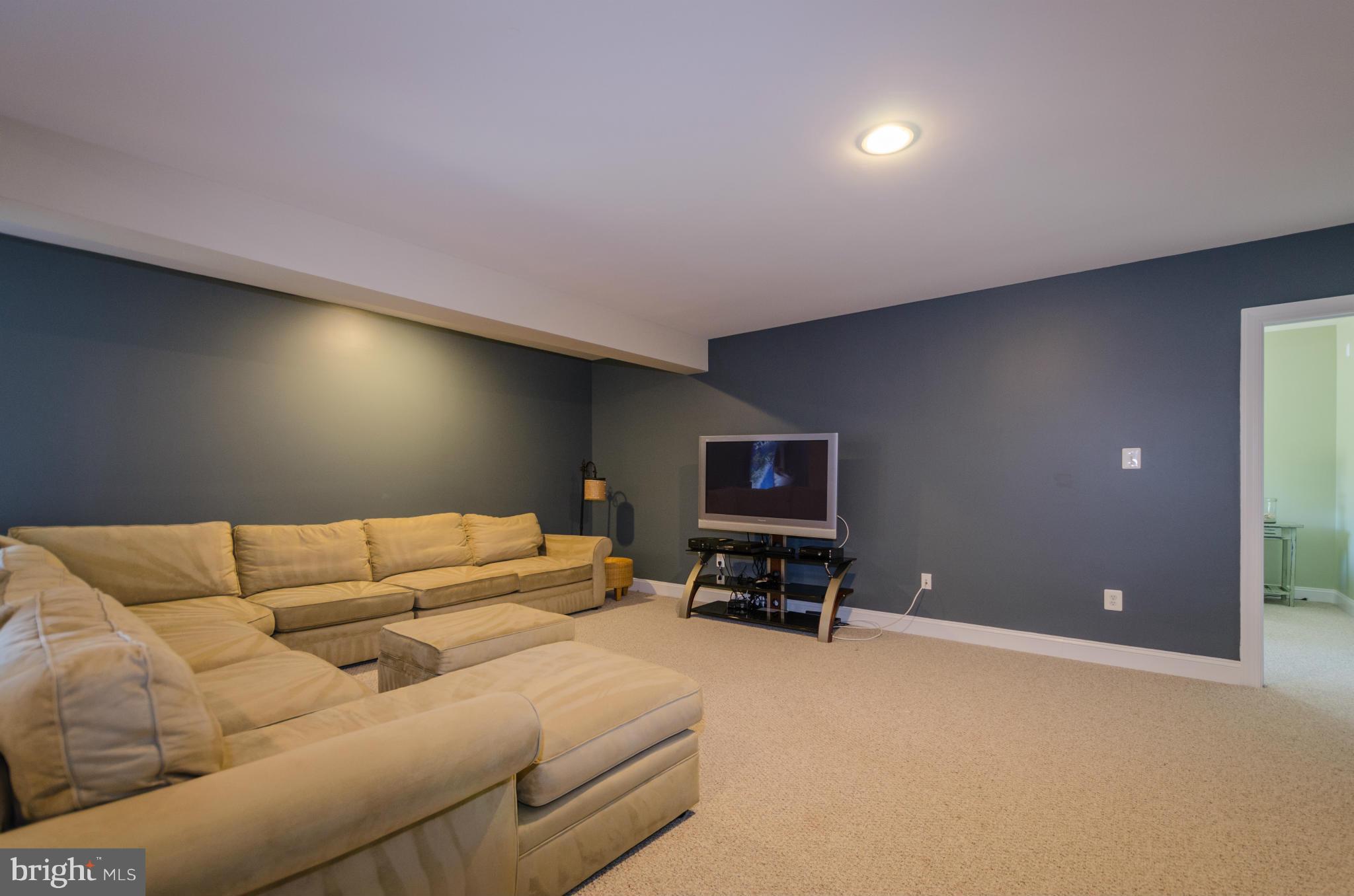 LONG FARM - Residential