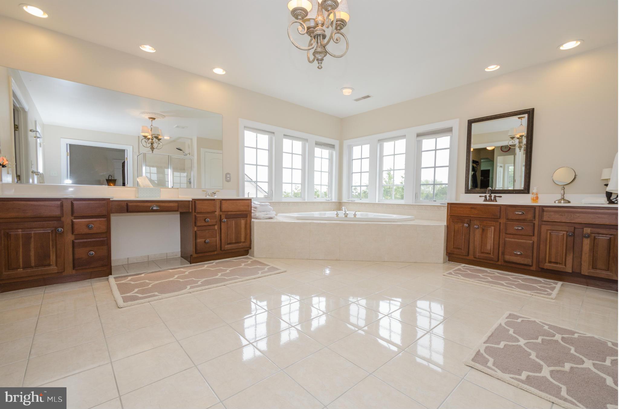 LONG FARM - Residential