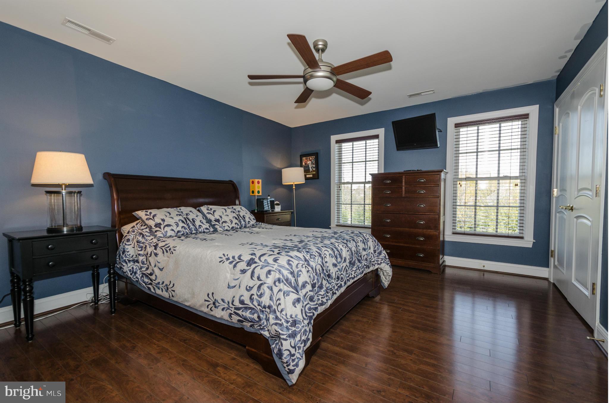 LONG FARM - Residential