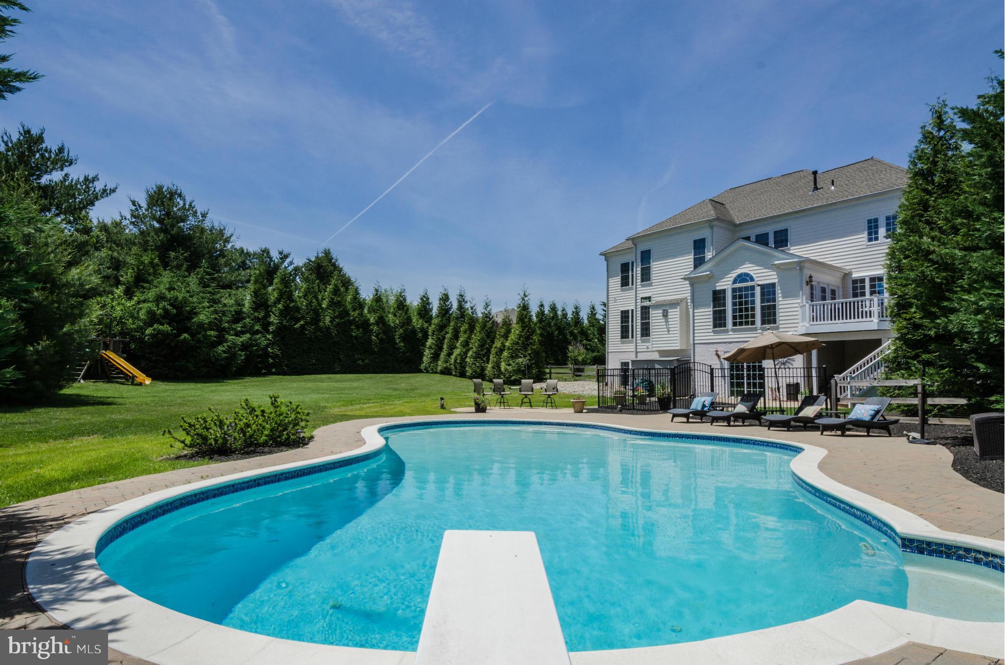 LONG FARM - Residential