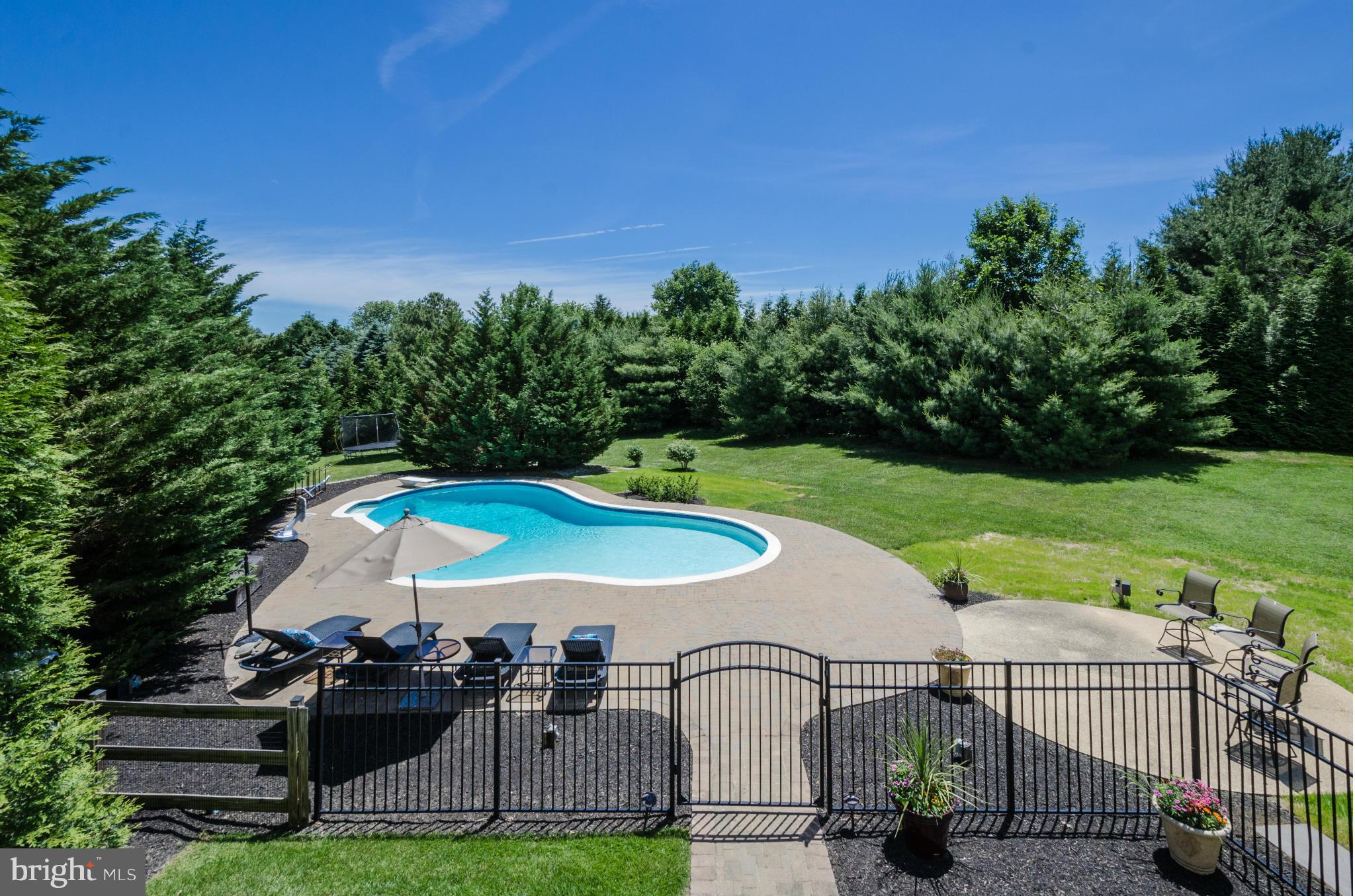 LONG FARM - Residential