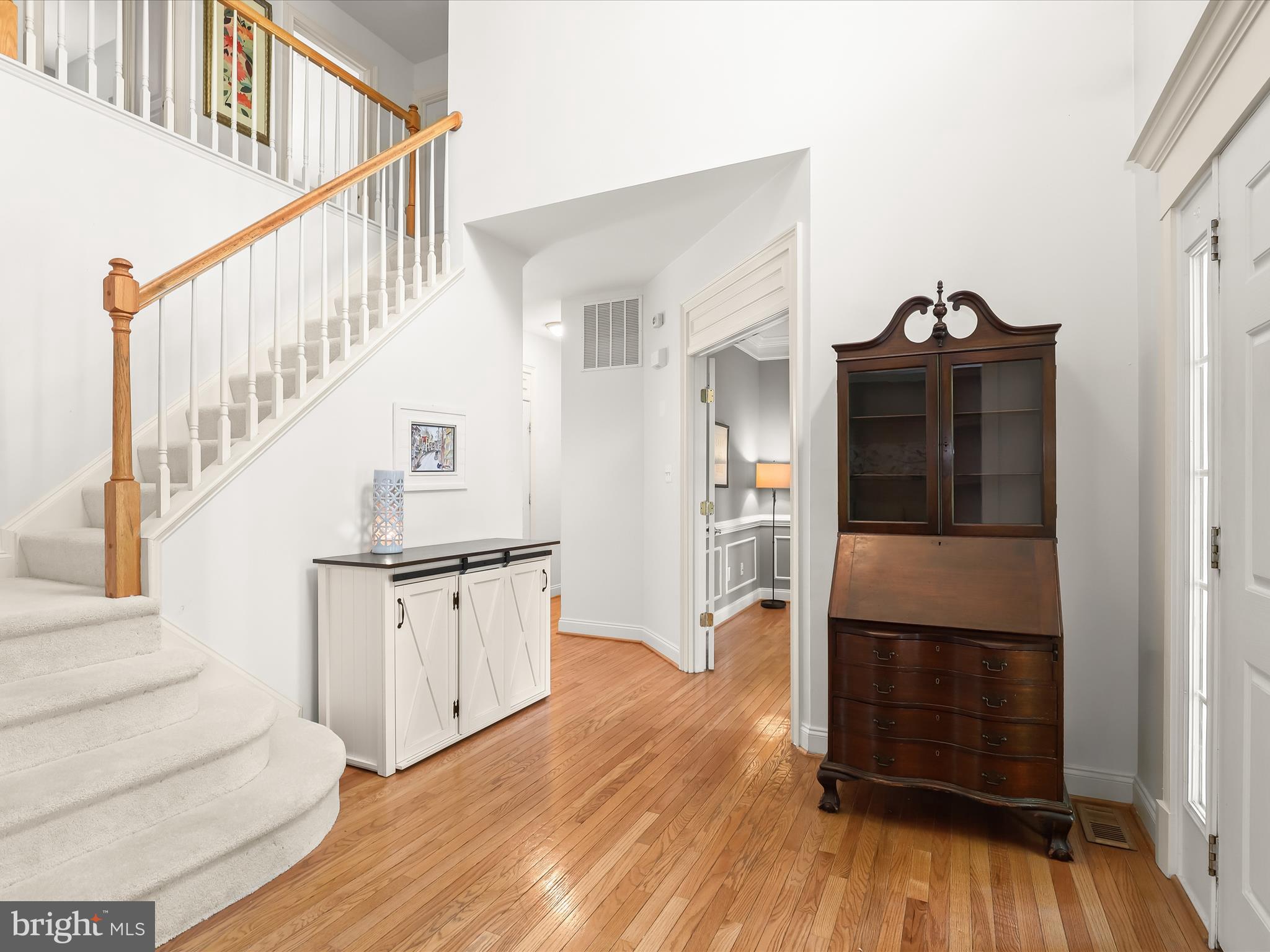 2806 SAINT JOHNS LANE