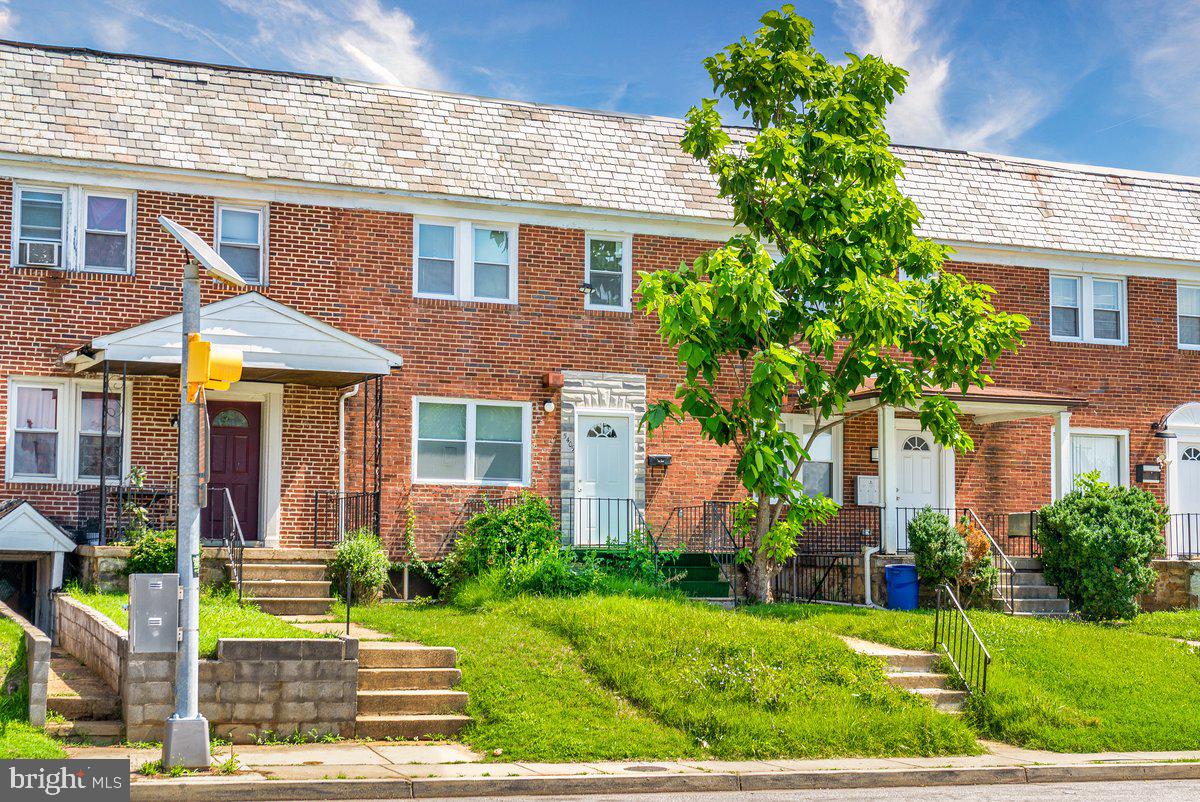 TOTALLY RENOVATED TOWNHOUSE IN VIBRANT BALTIMORE NEIGHBORHOOD. EVERYTHING IS NEW, INCLUDING FLOORING, BATHROOMS, KITCHENS AND APPLIANCES. LIVE IN ONE UNIT AND RENT OUT THE OTHERS. SEE THIS TOWNHOUSE TODAY, YOU WILL BE GLAD YOU DID.