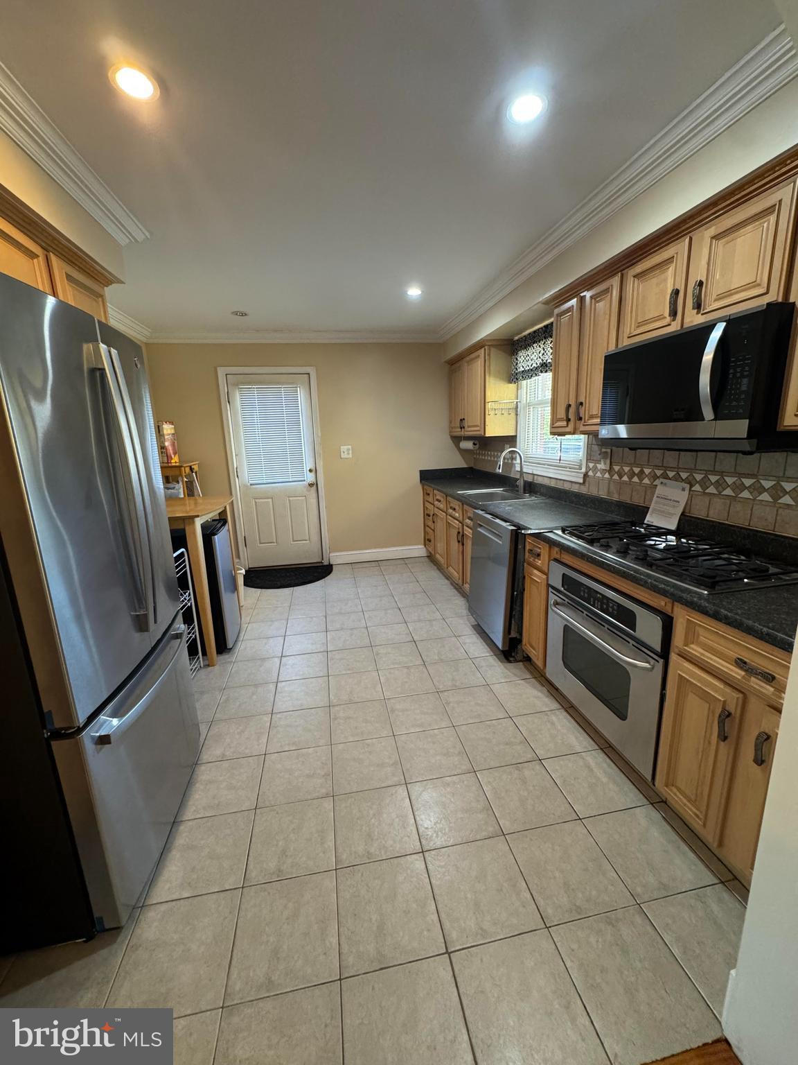 CALVERTON - Residential Lease